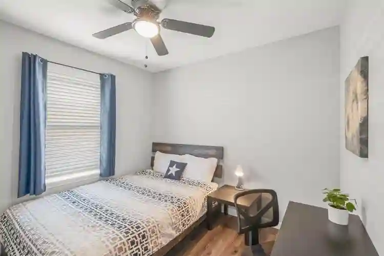 10 BR in Houston