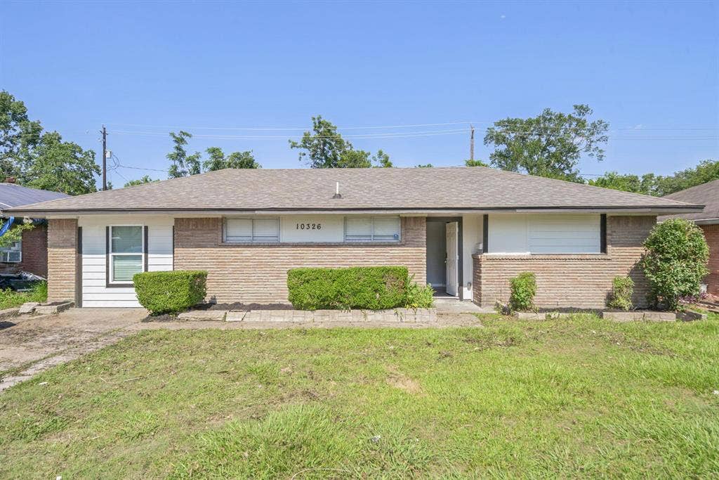 10 BR in Houston