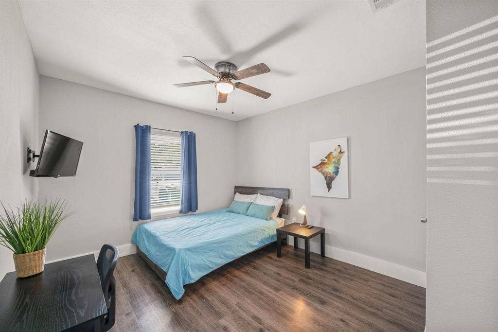 10 BR in Houston