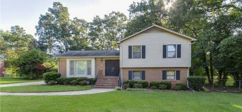 3 BR in Charlotte