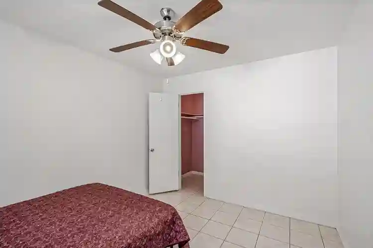 4 BR in Houston