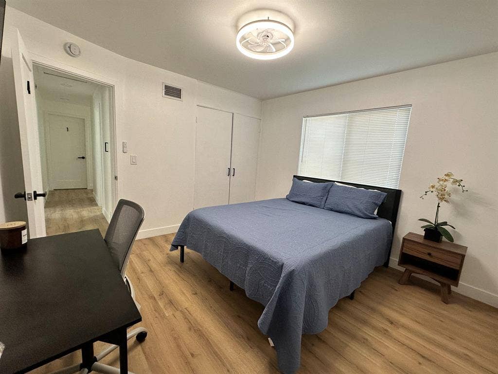 4 BR in Los Angeles