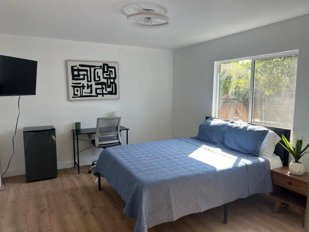 4 BR in Los Angeles