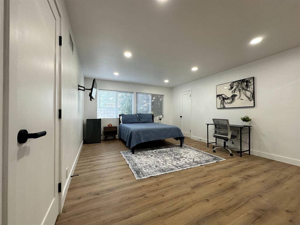 4 BR in Los Angeles