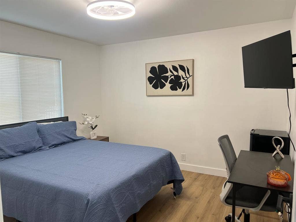 4 BR in Los Angeles