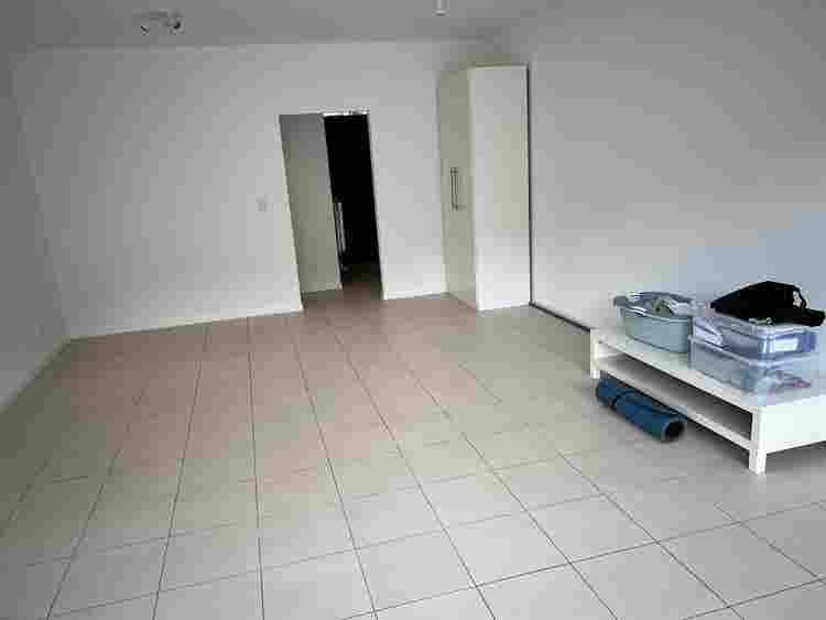 Light and central studio for rent