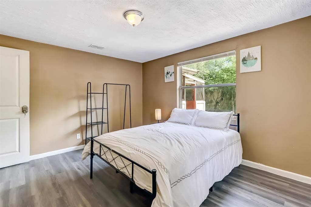 6 BR in Jacksonville