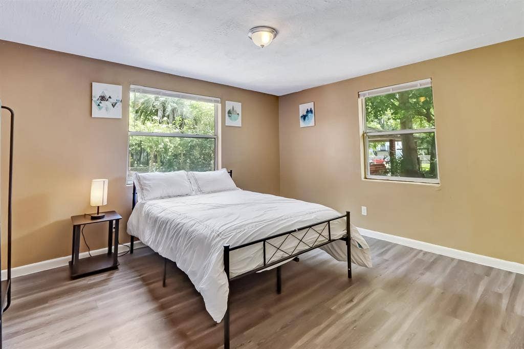 6 BR in Jacksonville