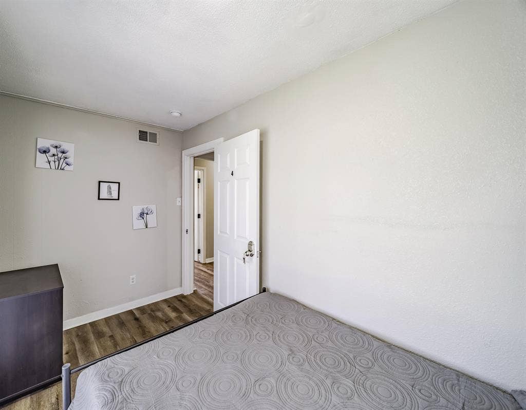 8 BR in Dallas