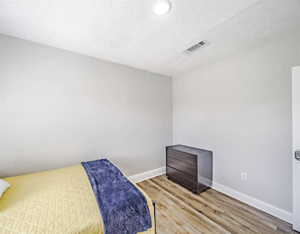 8 BR in Dallas