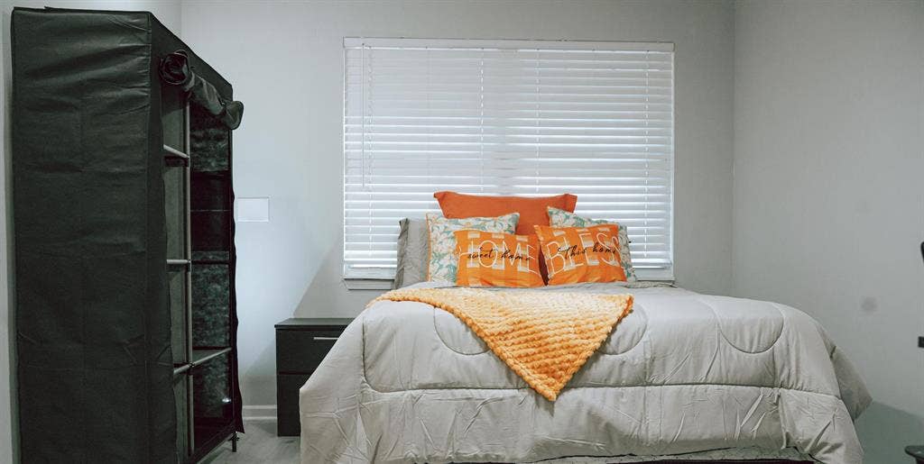 6 BR in Jacksonville