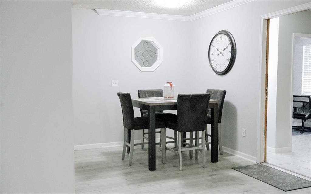 6 BR in Jacksonville