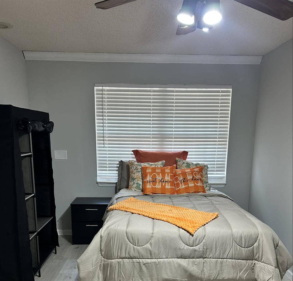 6 BR in Jacksonville