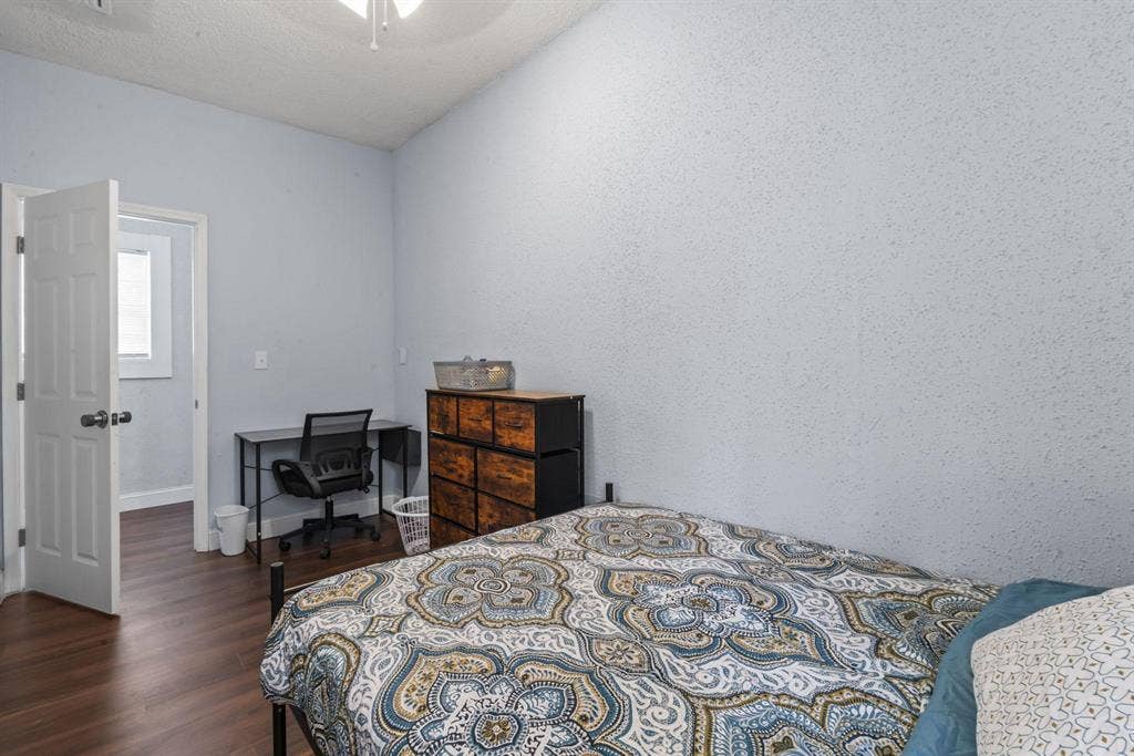 9 BR in Jacksonville