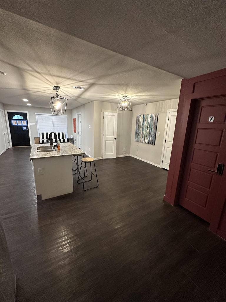 7 BR in Dallas