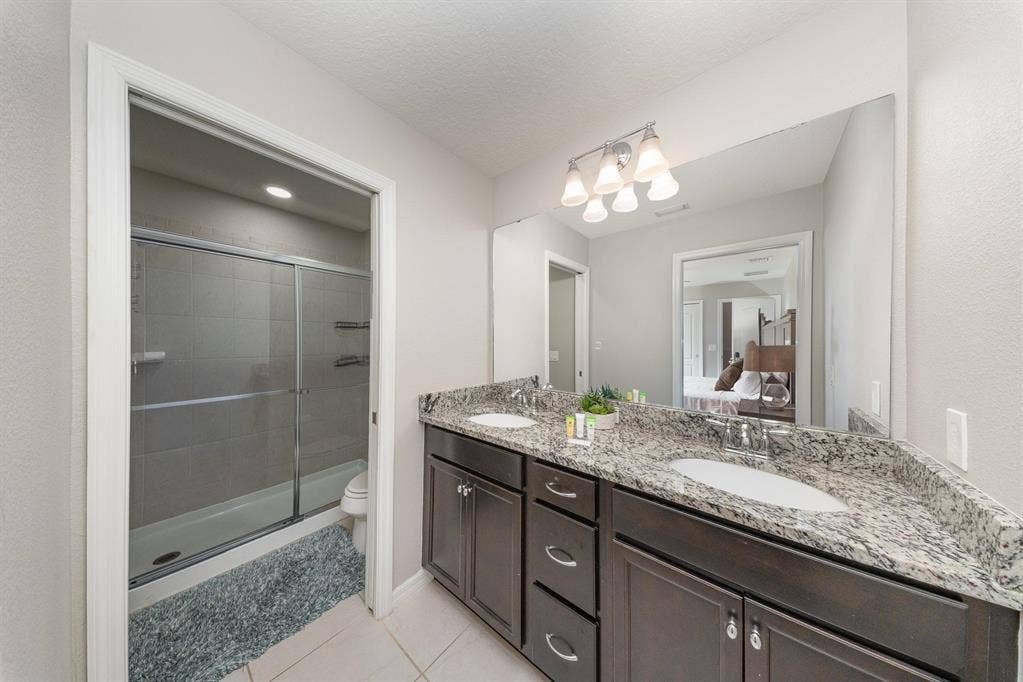 8 BR in Kissimmee