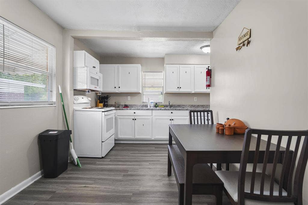 8 BR in Jacksonville