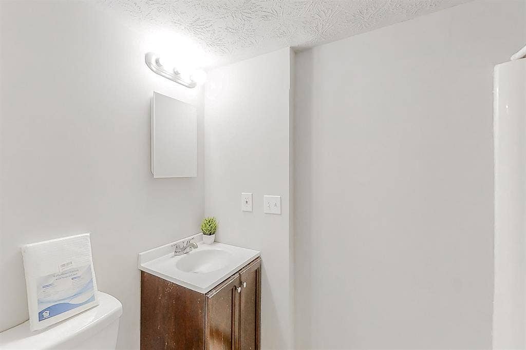 8 BR in Stone Mountain