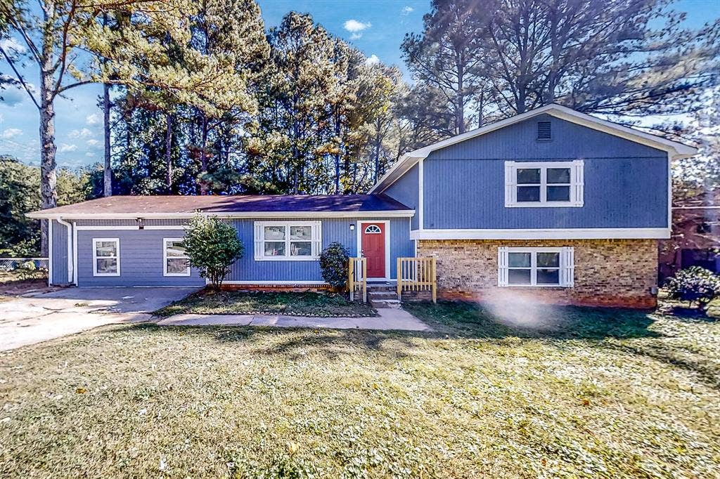 8 BR in Stone Mountain