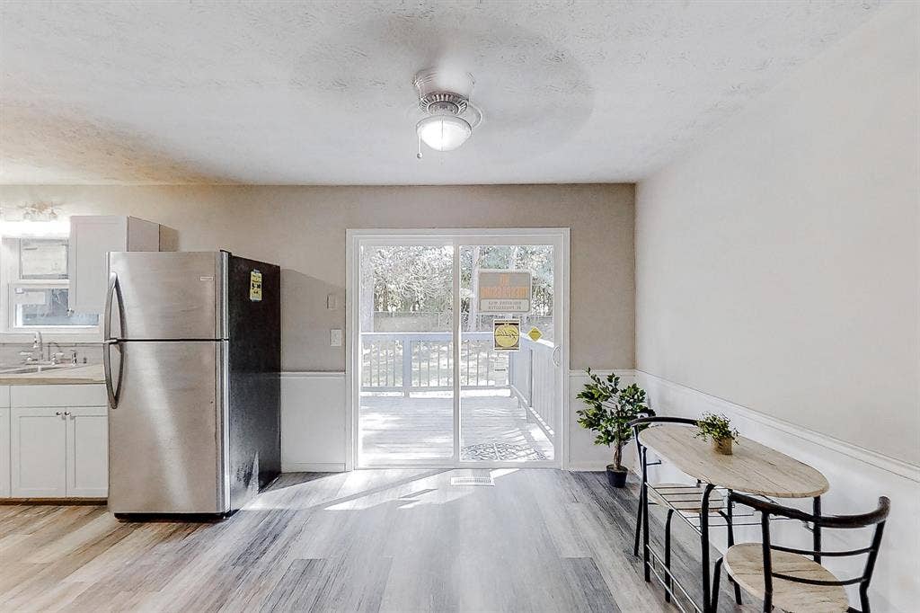 8 BR in Stone Mountain