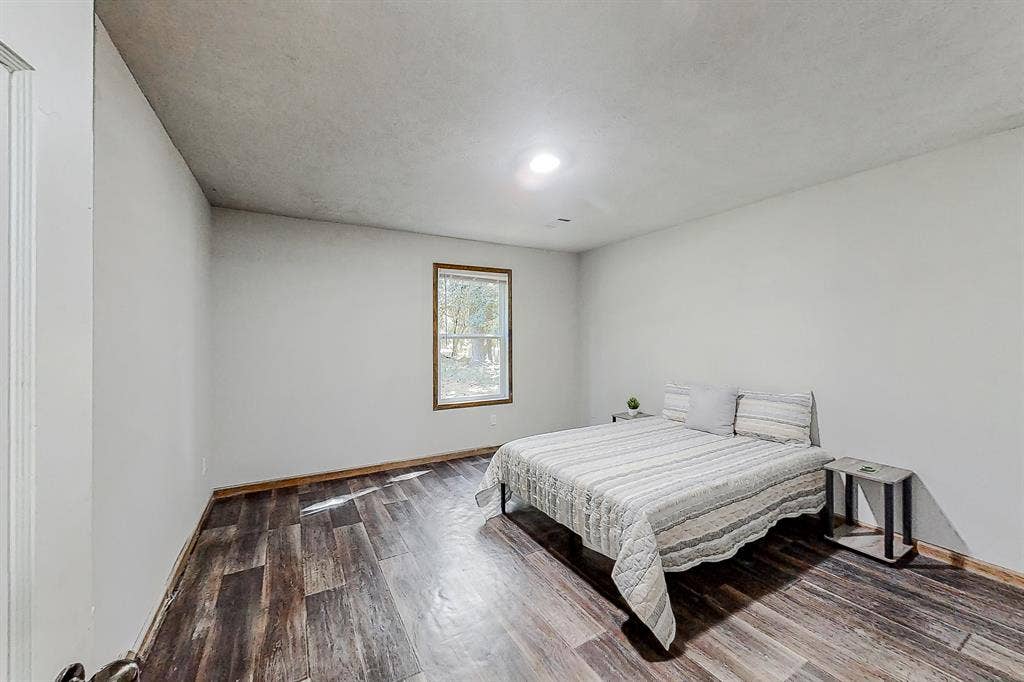 8 BR in Stone Mountain