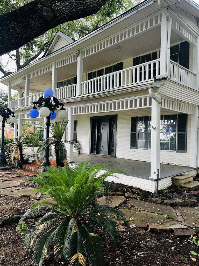 7 BR in Highlands