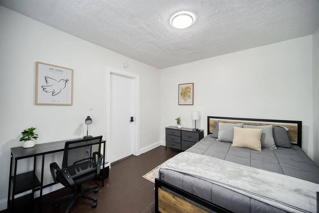8 BR in Jacksonville