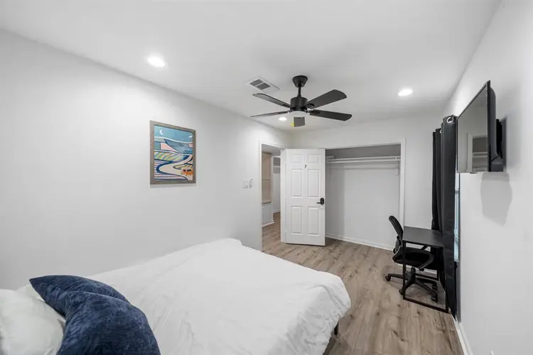 6 BR in Houston