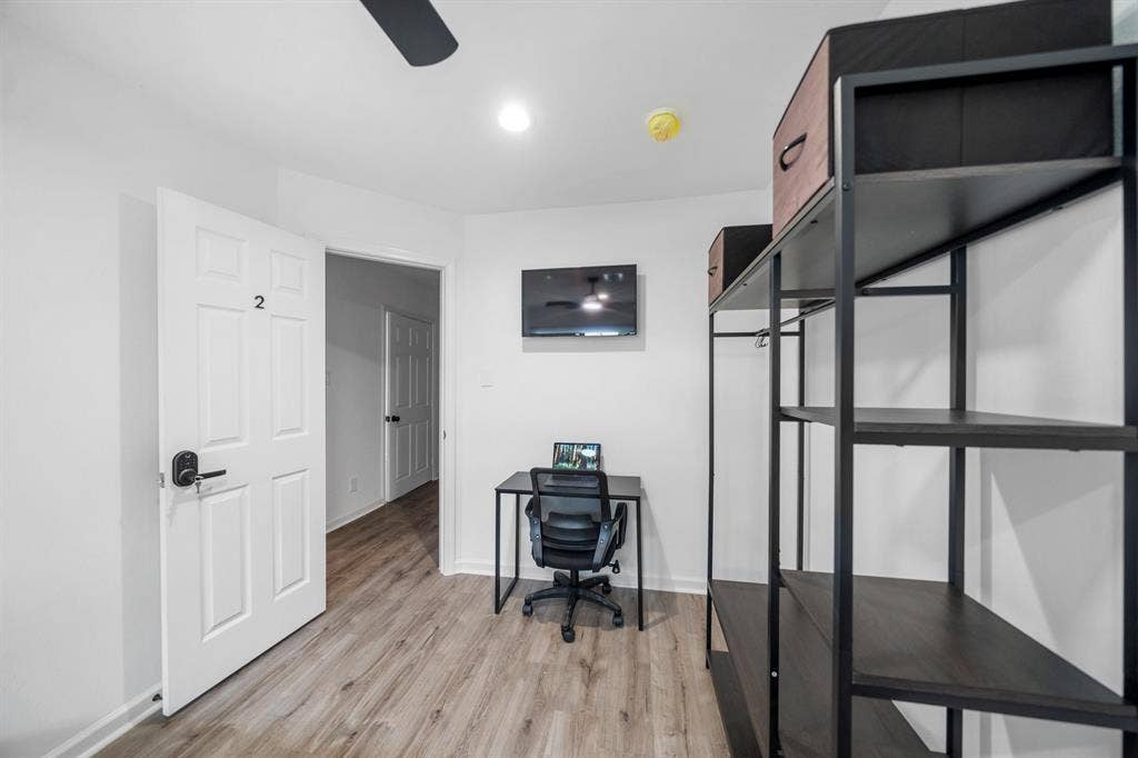 6 BR in Houston