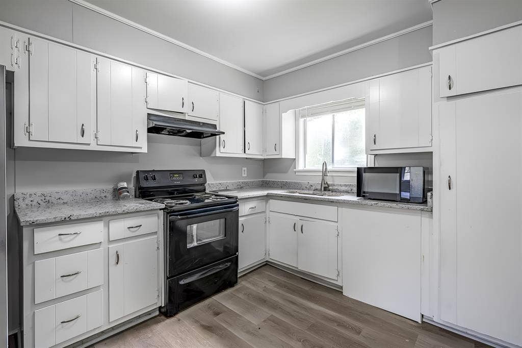 7 BR in Riverdale