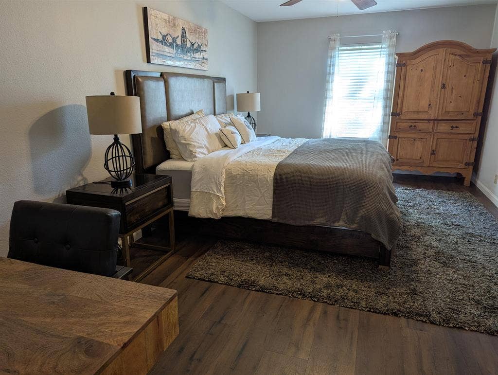 5 BR in Converse