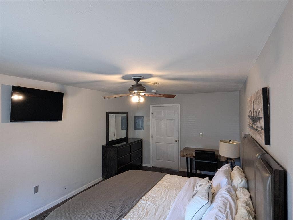 5 BR in Converse