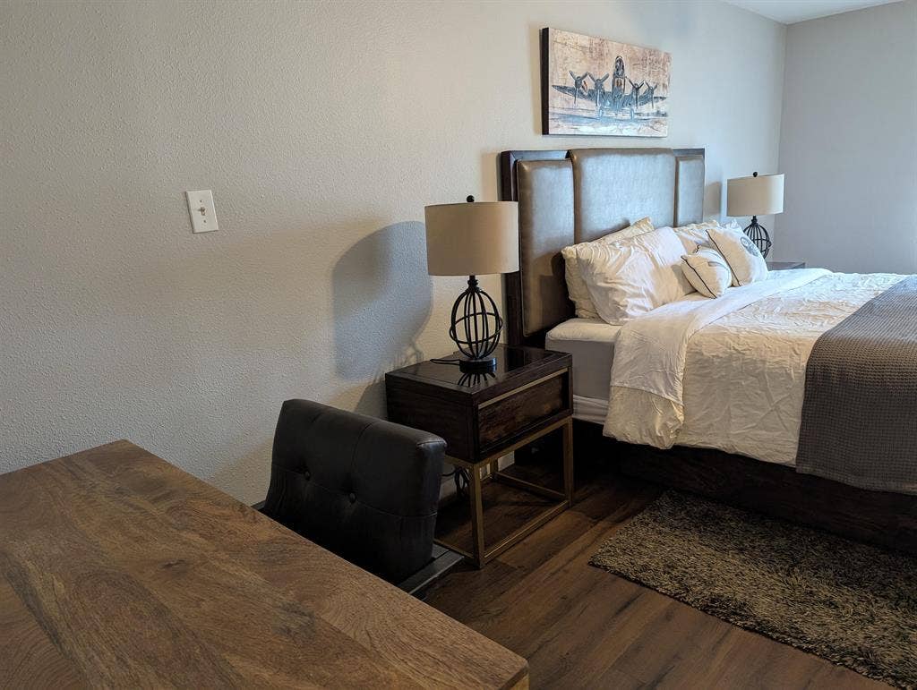 5 BR in Converse