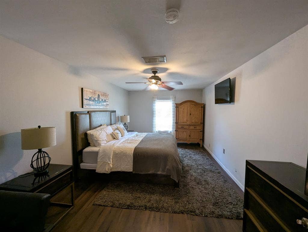 5 BR in Converse