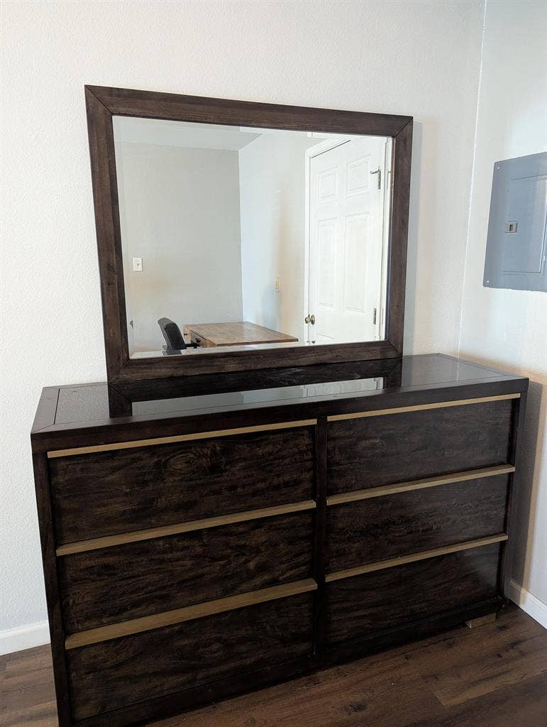 5 BR in Converse