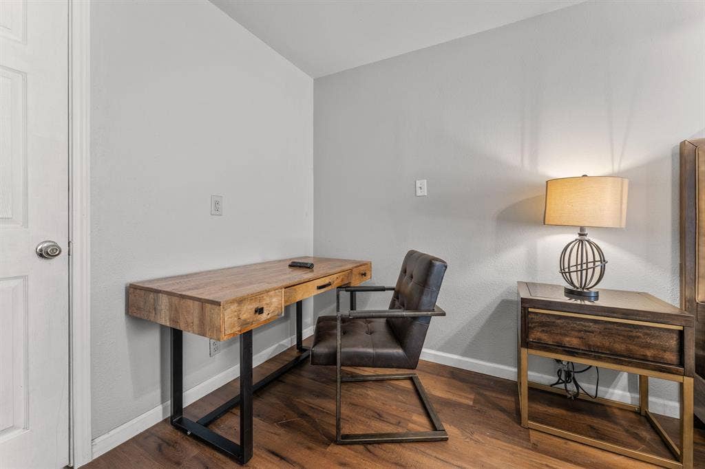 5 BR in Converse