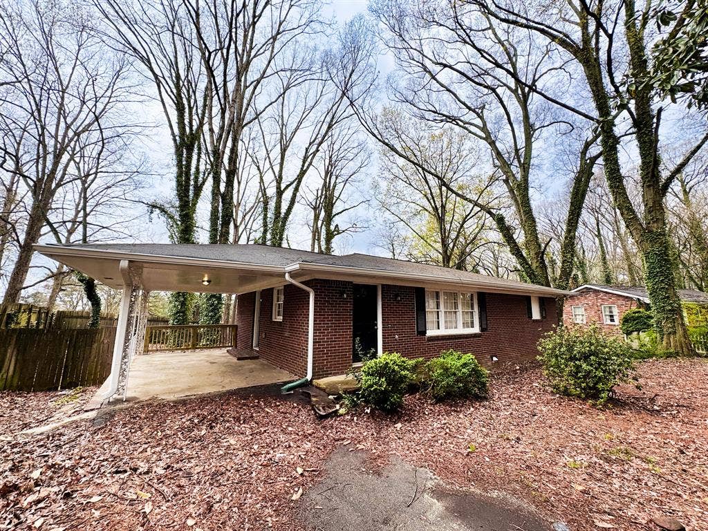 8 BR in Decatur