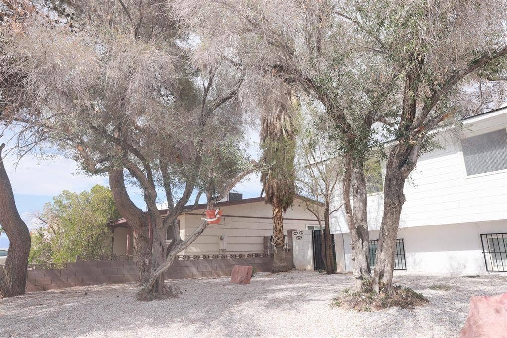 9 BR in Las Vegas