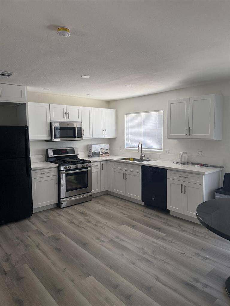 9 BR in Las Vegas