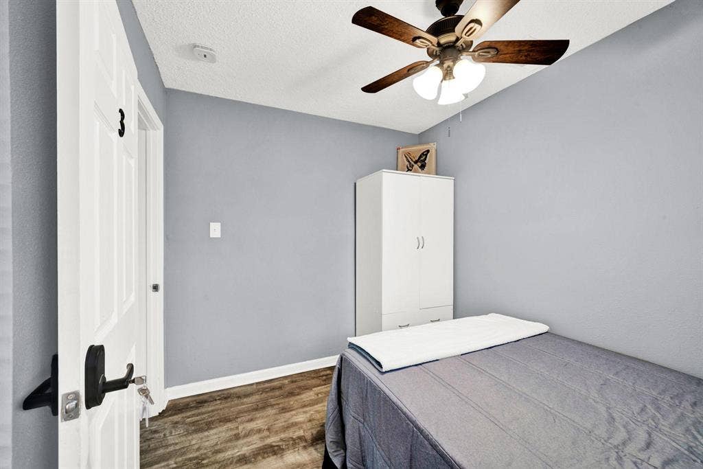 7 BR in Houston