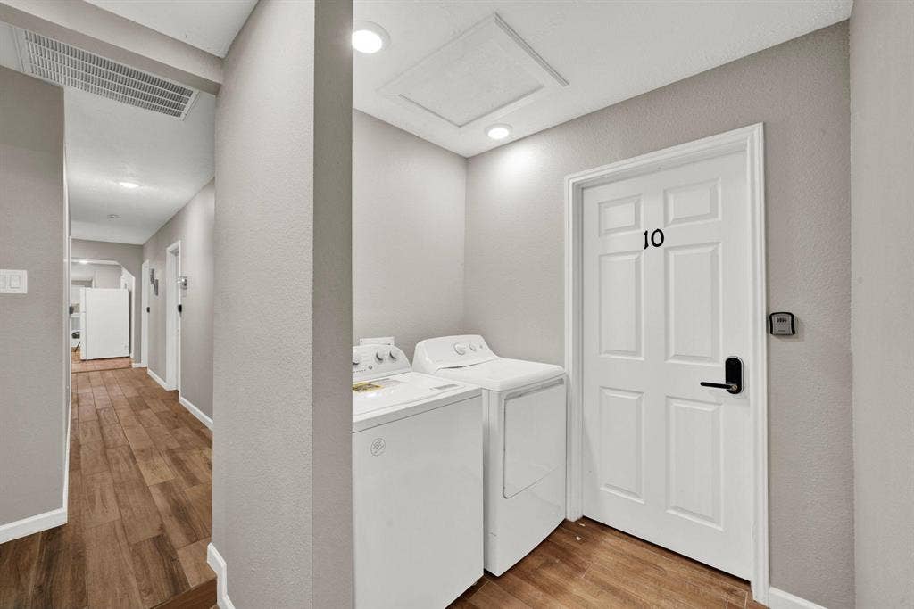 8 BR in Houston