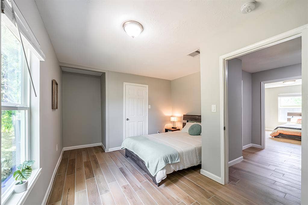 8 BR in Houston
