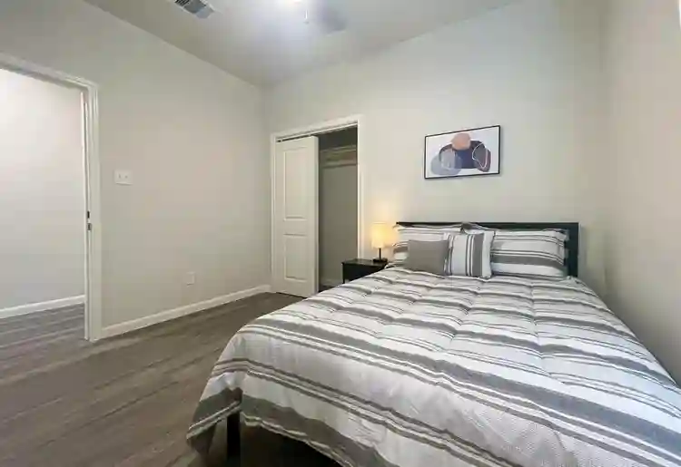 7 BR in Houston