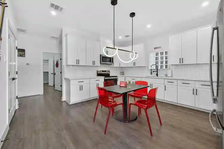 10 BR in Houston