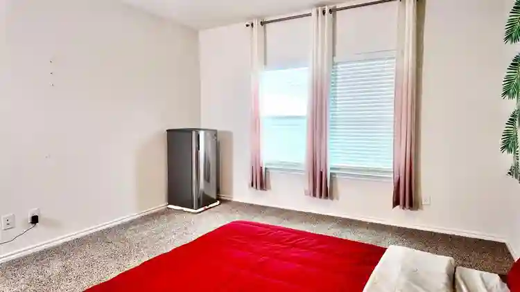 4 BR in Dallas