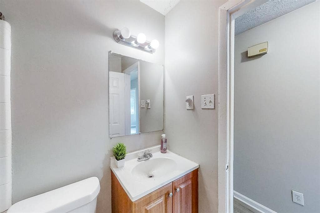 5 BR in College Park