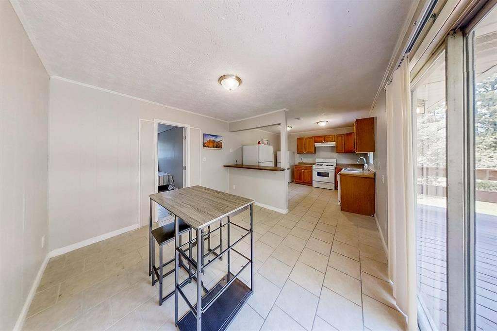 5 BR in College Park