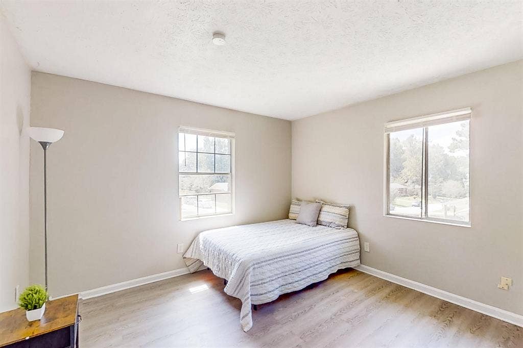 5 BR in College Park