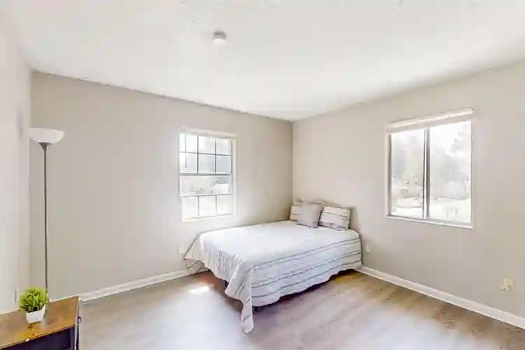 5 BR in College Park