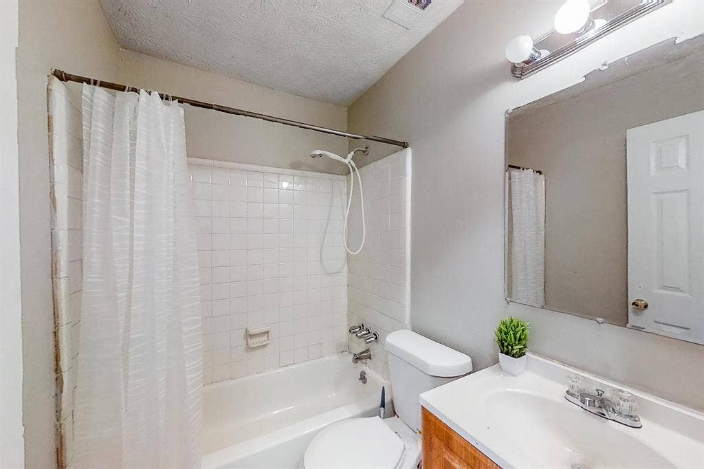 5 BR in College Park